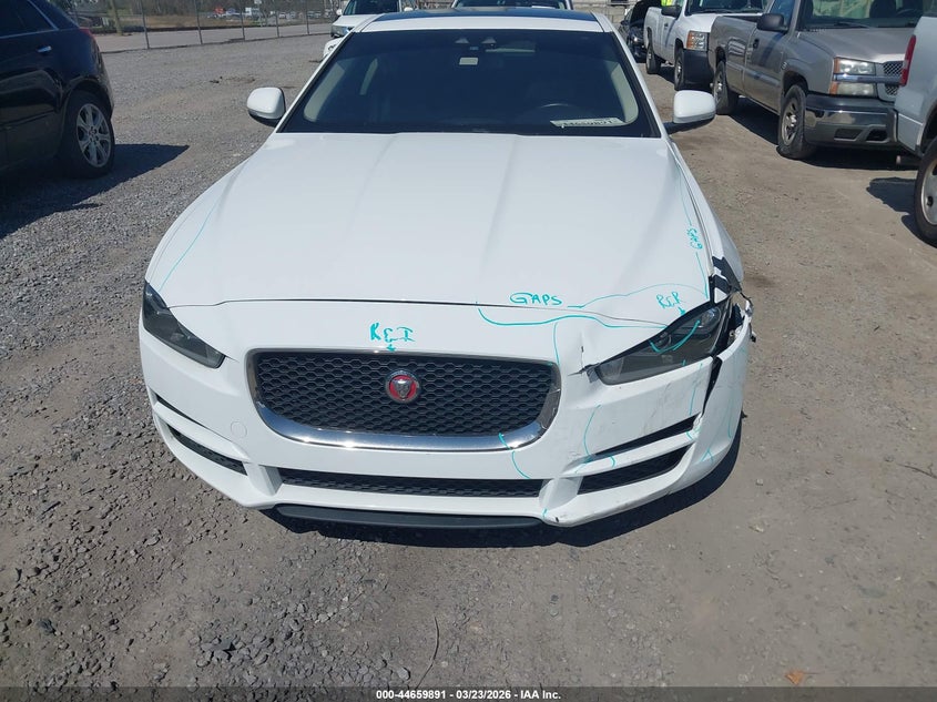 JAGUAR XE - zdjęcie 12