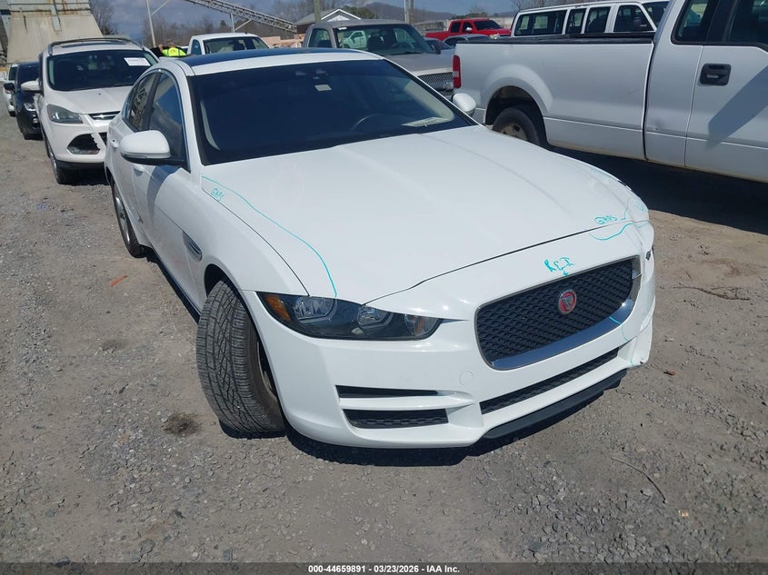 JAGUAR XE - zdjęcie 13