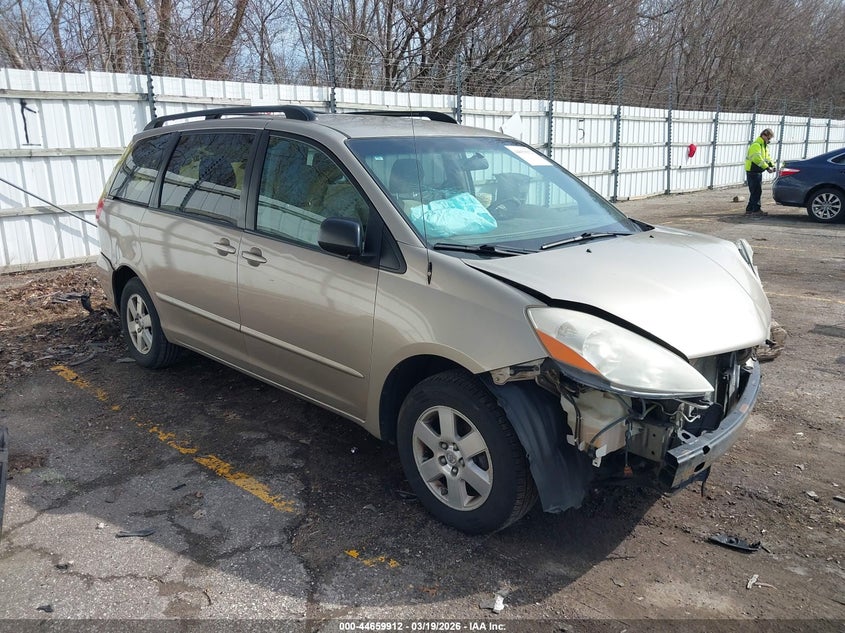 2010 Toyota Sienna Le