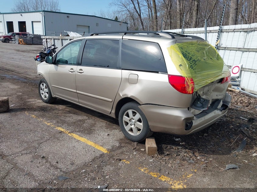 2010 Toyota Sienna Le