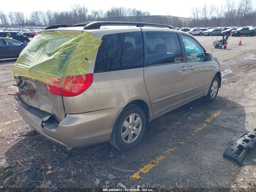 2010 Toyota Sienna Le