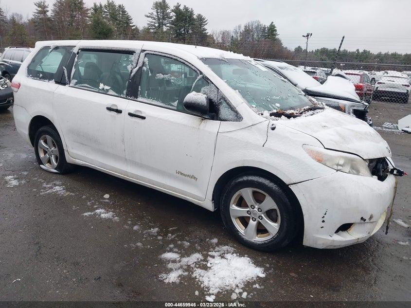 2014 Toyota Sienna L V6 7 Passenger