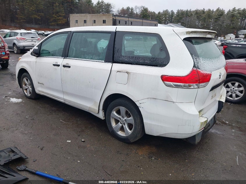 2014 Toyota Sienna L V6 7 Passenger