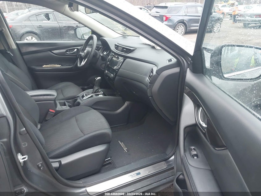 2018 Nissan Rogue Sv