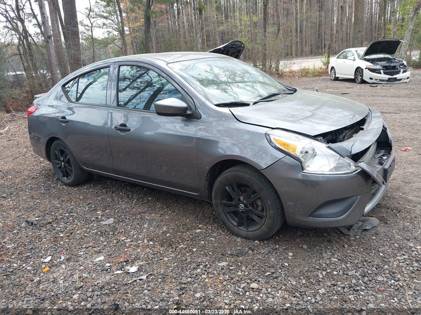 2019 Nissan Versa 1.6 S+