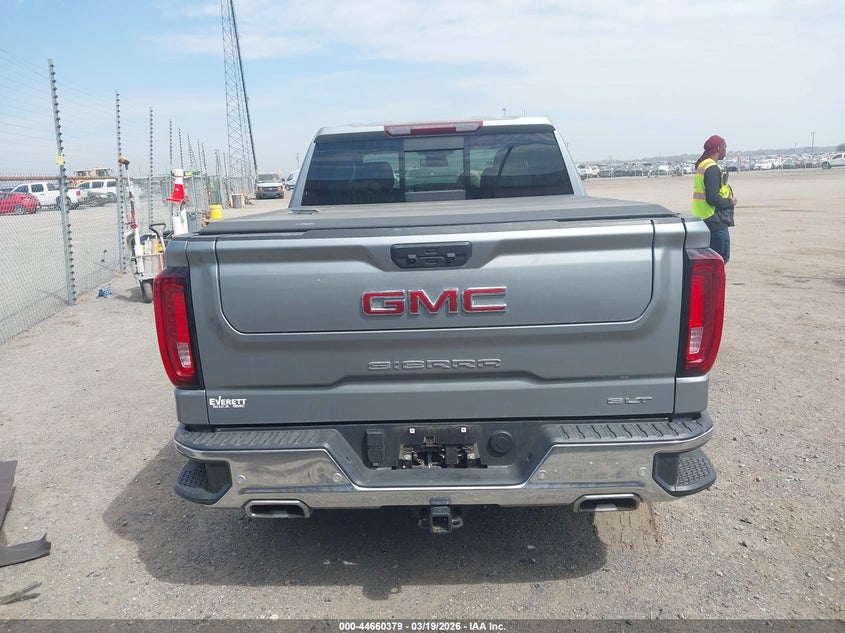 GMC SIERRA 1500 - zdjęcie 17