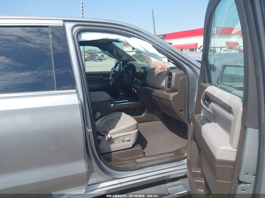 2025 GMC SIERRA 1500 auction photo 5
