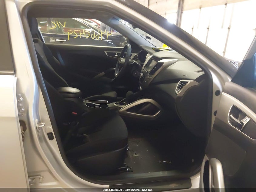 2013 Hyundai Veloster Base W/Black