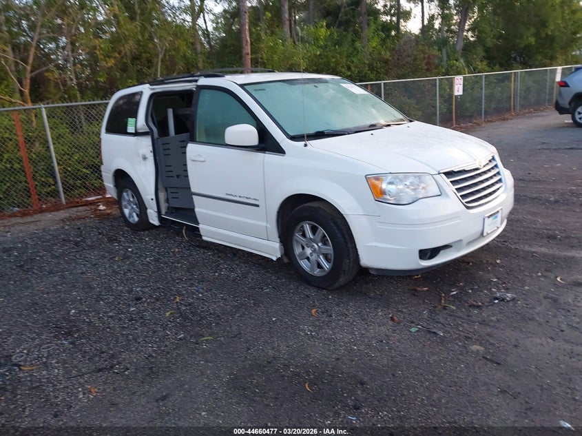 2010 Chrysler Town & Country Touring