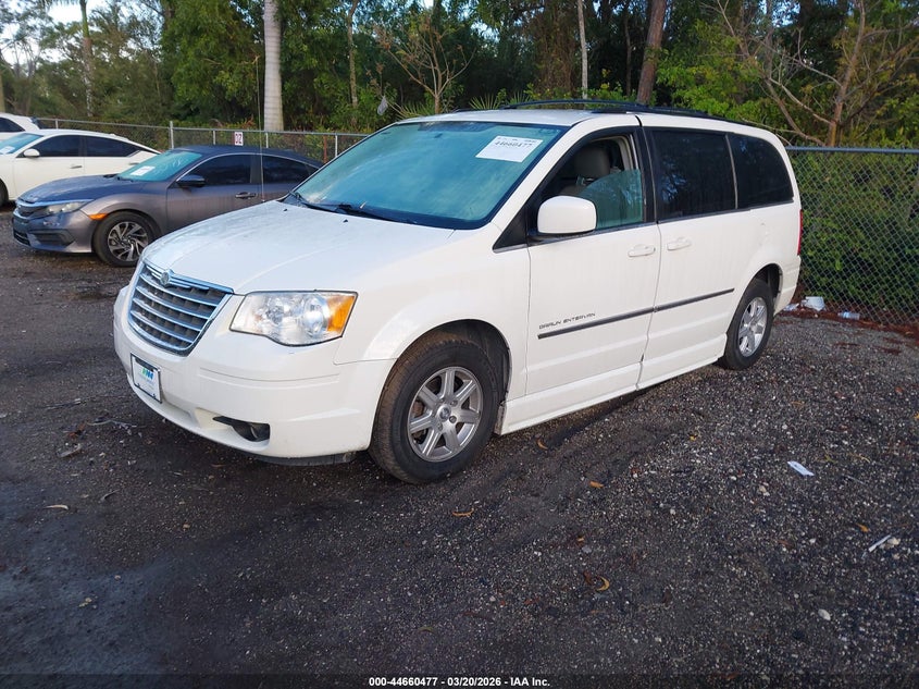 2010 Chrysler Town & Country Touring