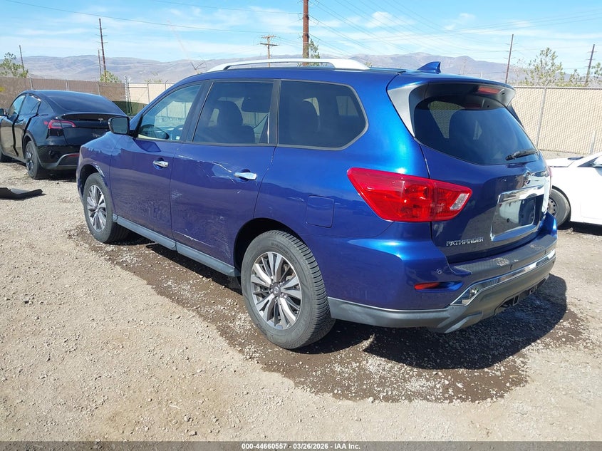 2019 Nissan Pathfinder Sv