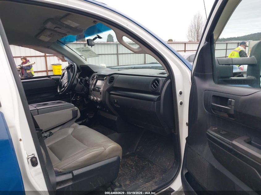 2016 Toyota Tundra Sr 5.7L V8