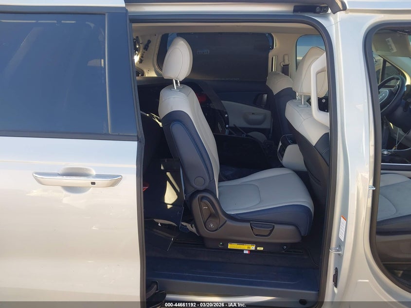 VIN: KNDNE5KAXT6124367 2026 KIA CARNIVAL MPV HYBRID SX