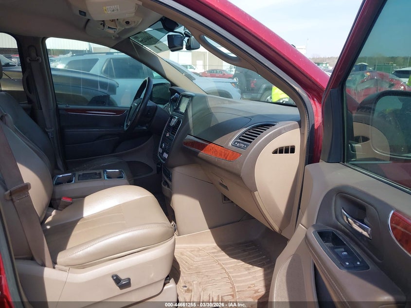 2012 Chrysler Town & Country Touring-L