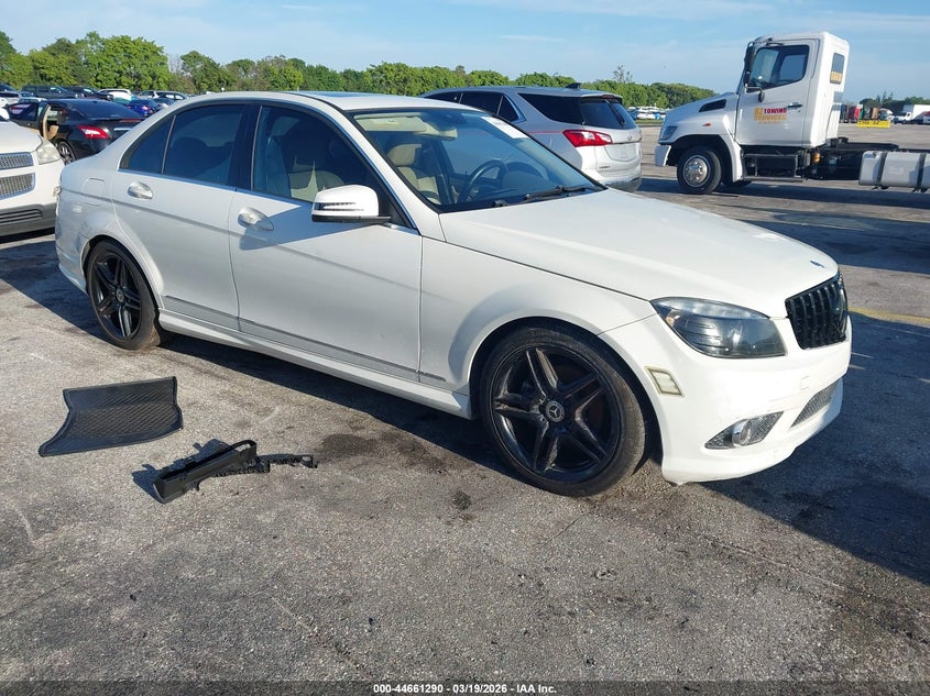 2010 Mercedes-Benz C 300 Luxury 4Matic/Sport 4Matic