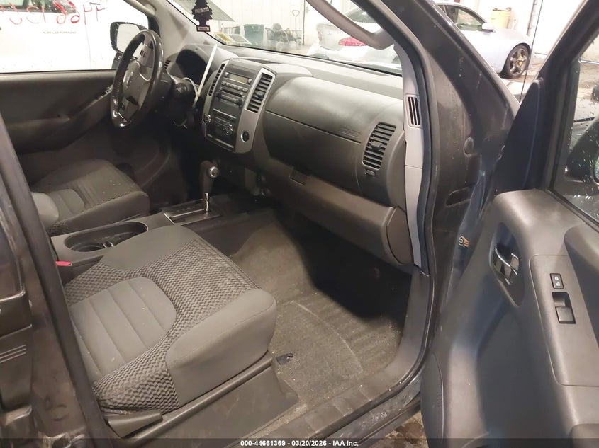 2011 Nissan Frontier Sv