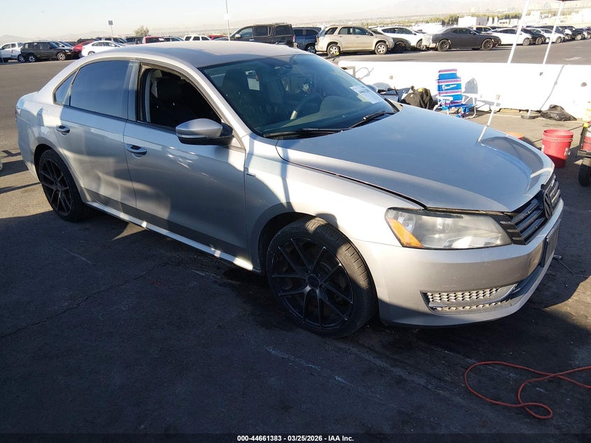 2014 Volkswagen Passat 1.8T Wolfsburg Edition