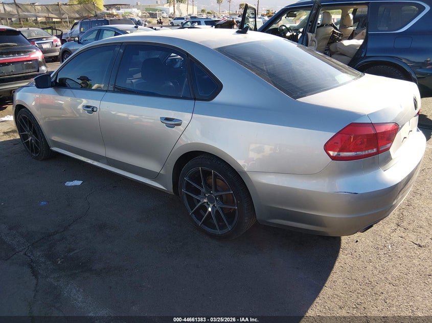 2014 Volkswagen Passat 1.8T Wolfsburg Edition