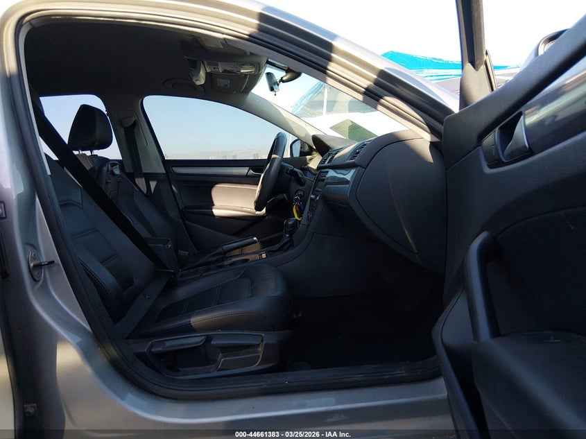 2014 Volkswagen Passat 1.8T Wolfsburg Edition