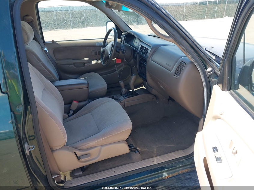 2001 Toyota Tacoma Base V6