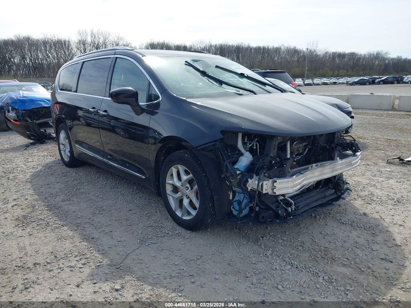 2019 Chrysler Pacifica Touring L Plus