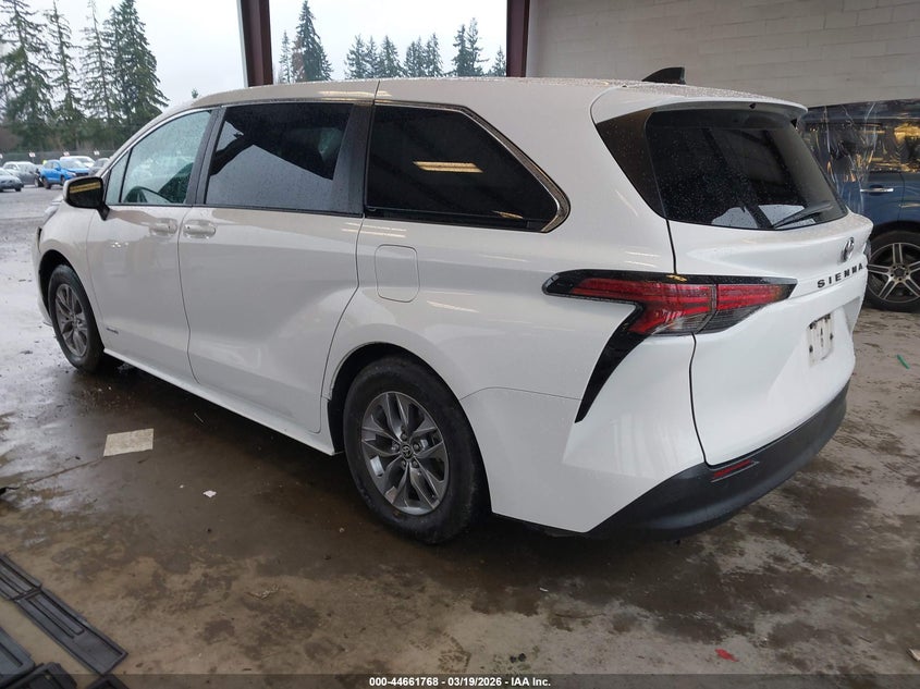 2021 Toyota Sienna Le