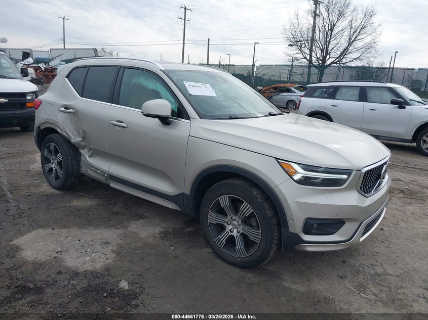 2019 VOLVO XC40 T5 INSCRIPTION