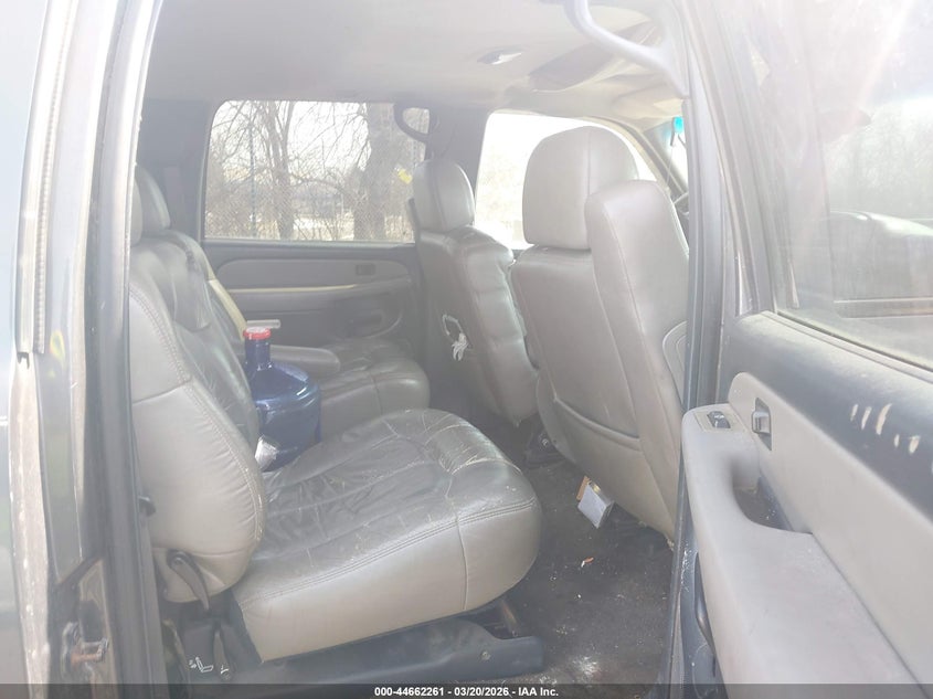 2002 Chevrolet Suburban K1500 VIN: 1GNFK16Z02J123933 Lot: 44662261