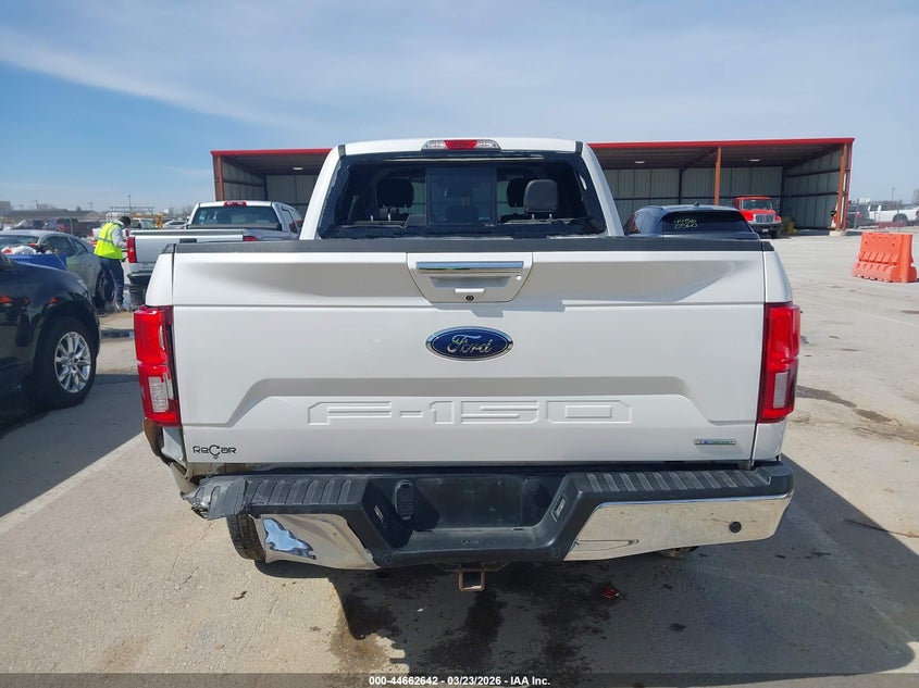 VIN 1FTFW1EG2JFC11929 2018 FORD F-150 LARIAT