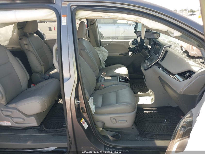 2018 Toyota Sienna Xle 8 Passenger