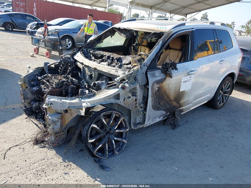 2016 Volvo Xc90 T6 Momentum