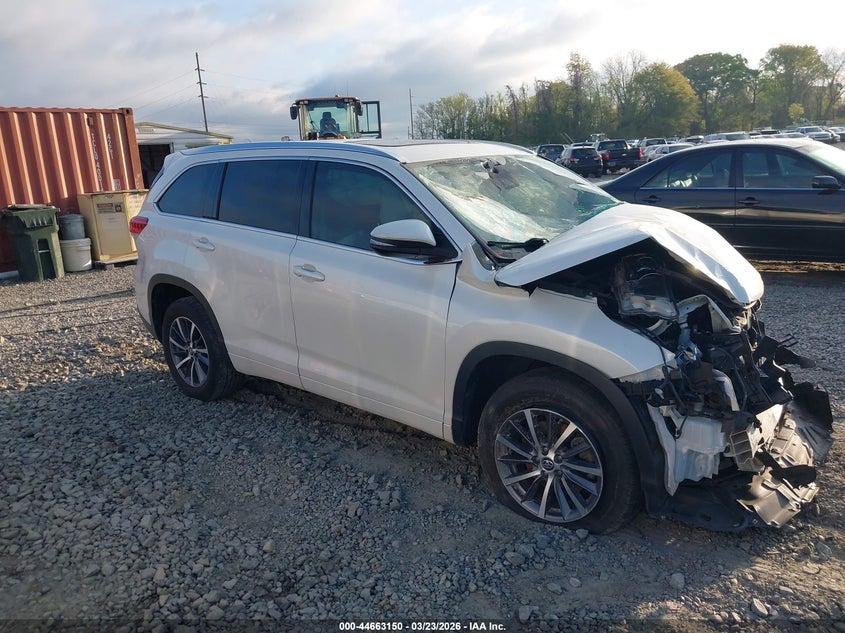 2018 TOYOTA HIGHLANDER XLE