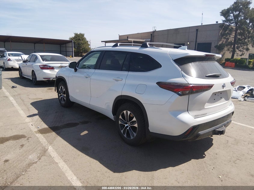 2025 Toyota Highlander Hybrid Xle