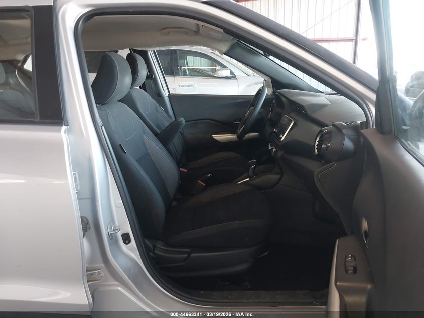 2019 Nissan Kicks Sv