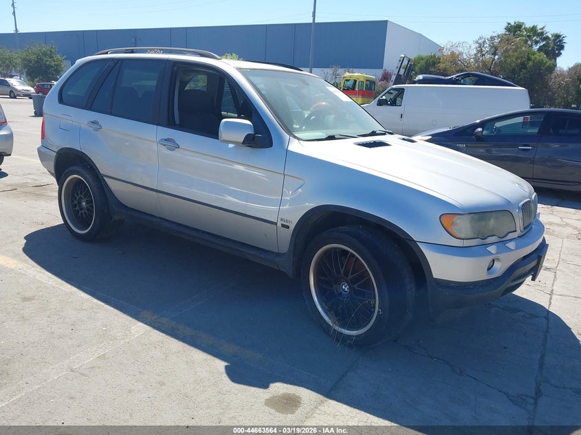 2003 BMW X5 3.0I