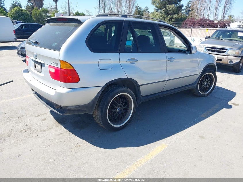 2003 BMW X5 3.0I