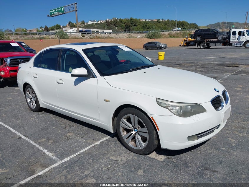 2010 BMW 528I
