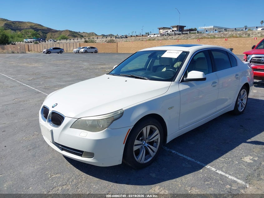 2010 BMW 528I