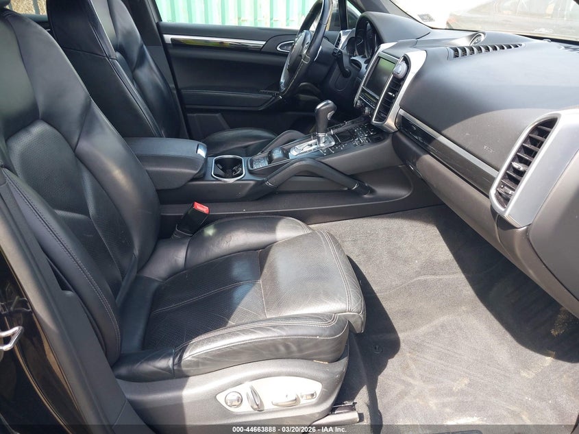 2013 Porsche Cayenne Hybrid S