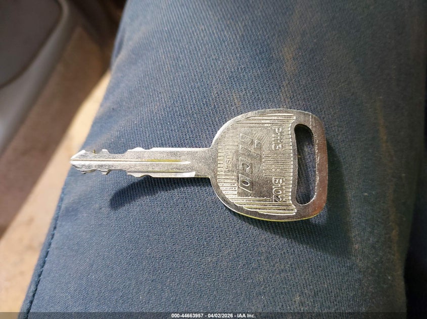 2001 Chevrolet Suburban 1500 Ls VIN: 3GNFK16T21G194594 Lot: 44663957