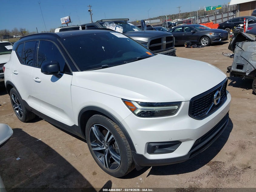 2019 VOLVO XC40 T5 R-DESIGN