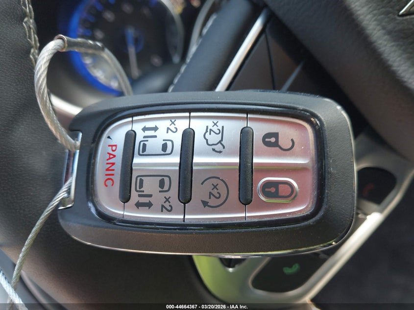 2024 CHRYSLER PACIFICA TOURING L · Фото 11