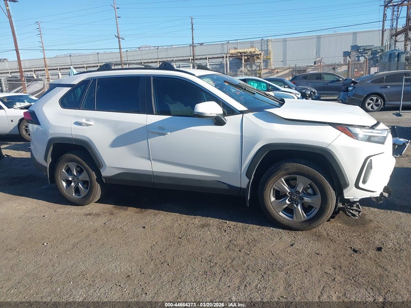 VIN 2T3W1RFV0RC291091 2024 TOYOTA RAV4 XLE