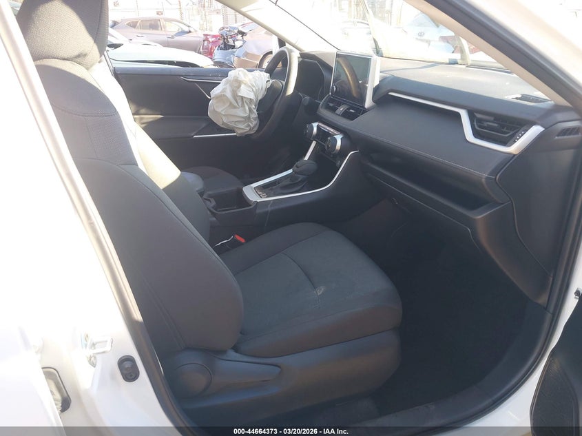 VIN 2T3W1RFV0RC291091 2024 TOYOTA RAV4 XLE