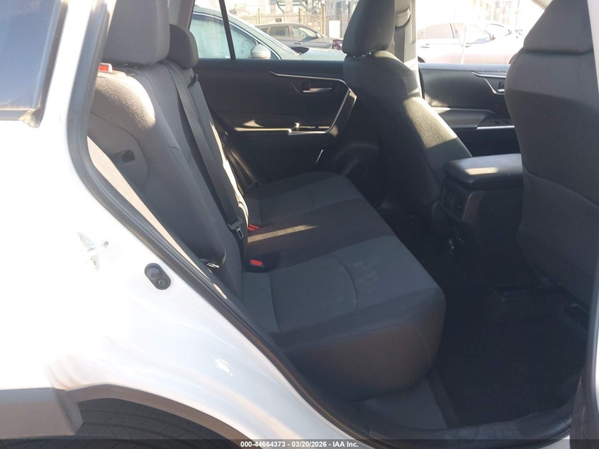 VIN 2T3W1RFV0RC291091 2024 TOYOTA RAV4 XLE