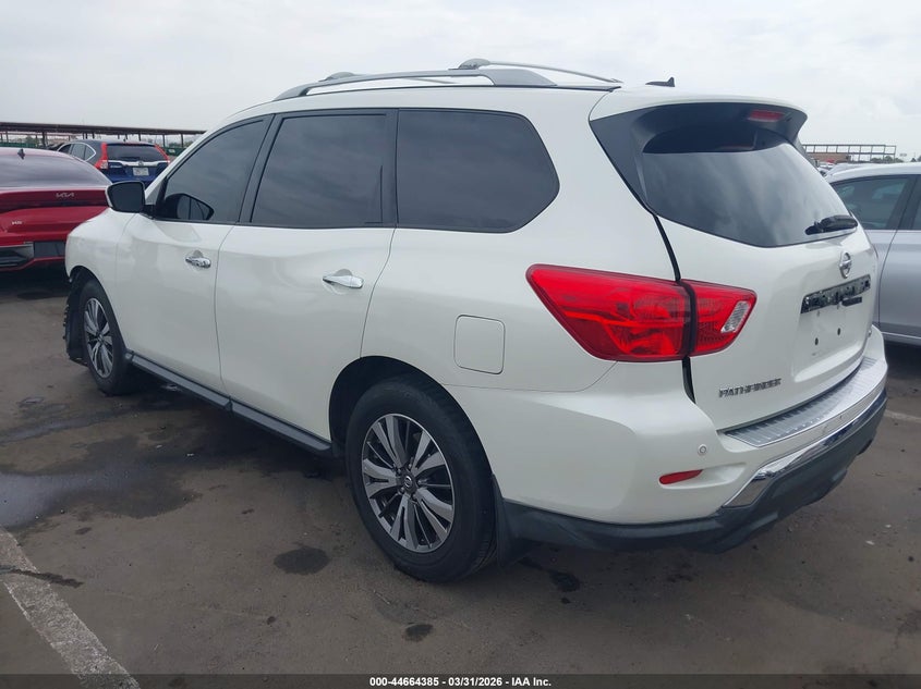 2017 Nissan Pathfinder Sv