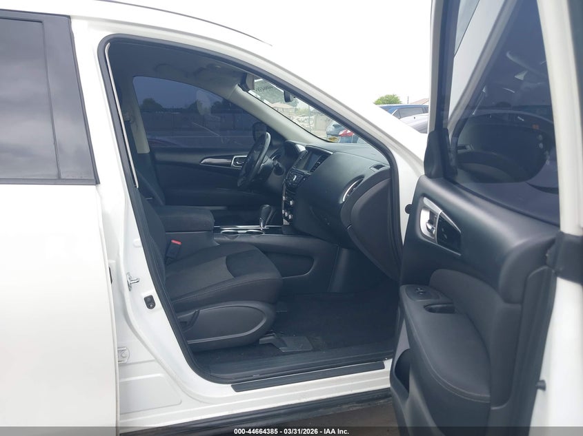 2017 Nissan Pathfinder Sv