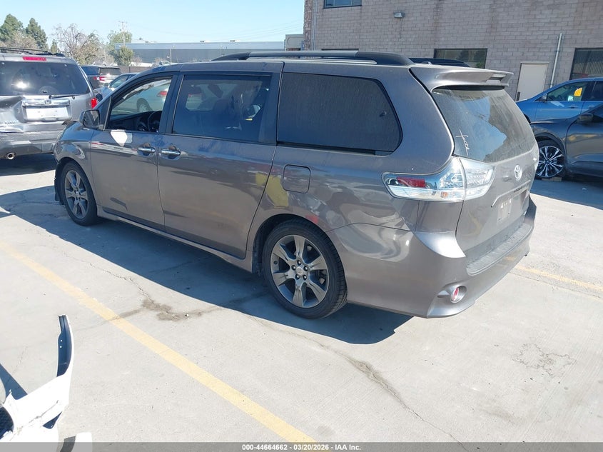 2015 Toyota Sienna Se Premium 8 Passenger