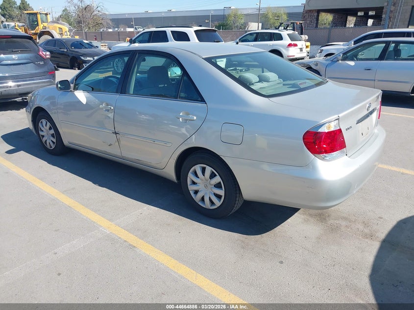 2005 Toyota Camry Le