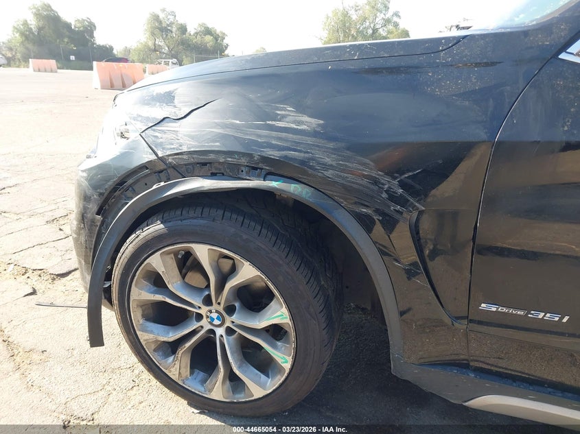 VIN: 5UXKR2C5XJ0Z21417 2018 BMW X5 SDRIVE35I